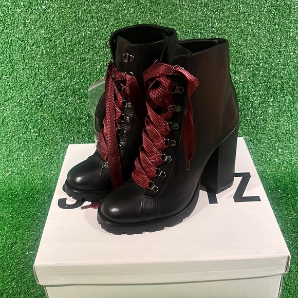 Schutz Zhara bootie (black) size 9.5 NWT - Picture 1 of 7
